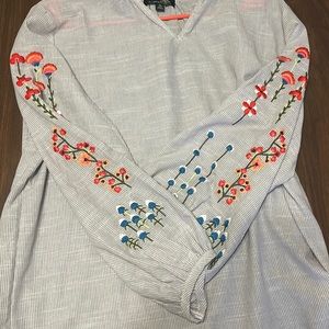 Embroidered work top, size XL